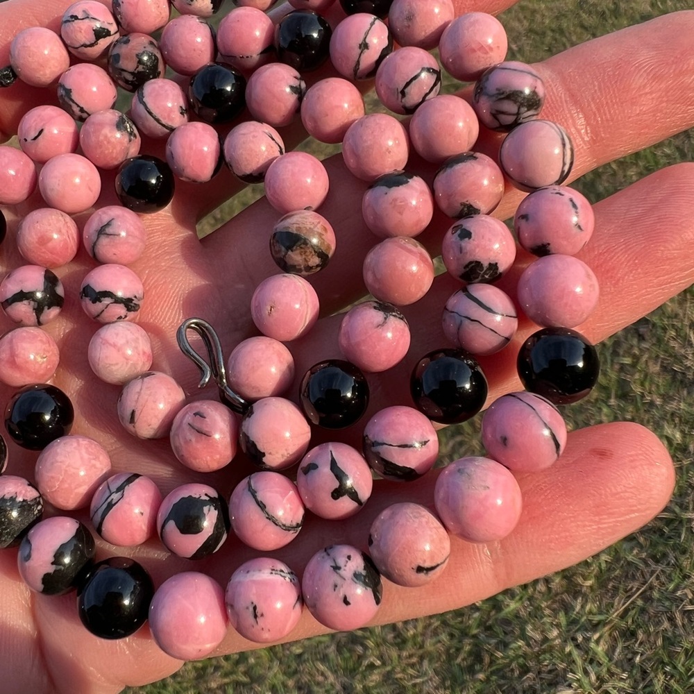 Semi precious stone necklace long 25.5” pink black - Picture 3 of 11